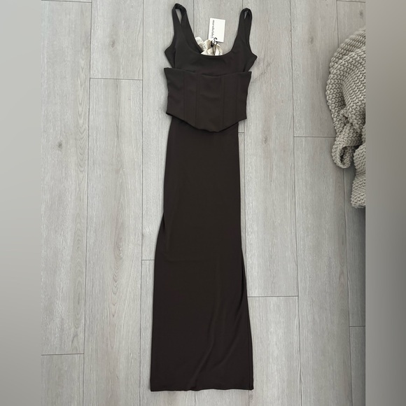 Mars the label The Sandra Scoop Maxi in Brown - Picture 4 of 7